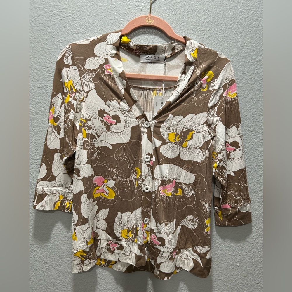 Fighting Eel - Brown Floral Button-Front Women’s sweater